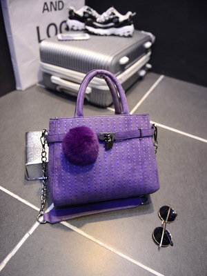 2014秋冬韓版清新兔毛球復(fù)古鏈條手提包 風(fēng)尚解析與市場(chǎng)探秘